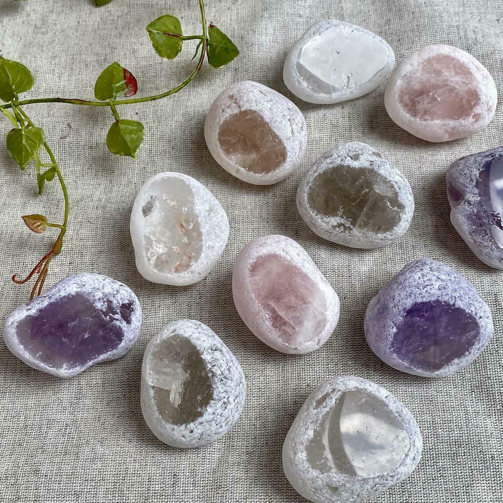 Гальки из различных кварцев