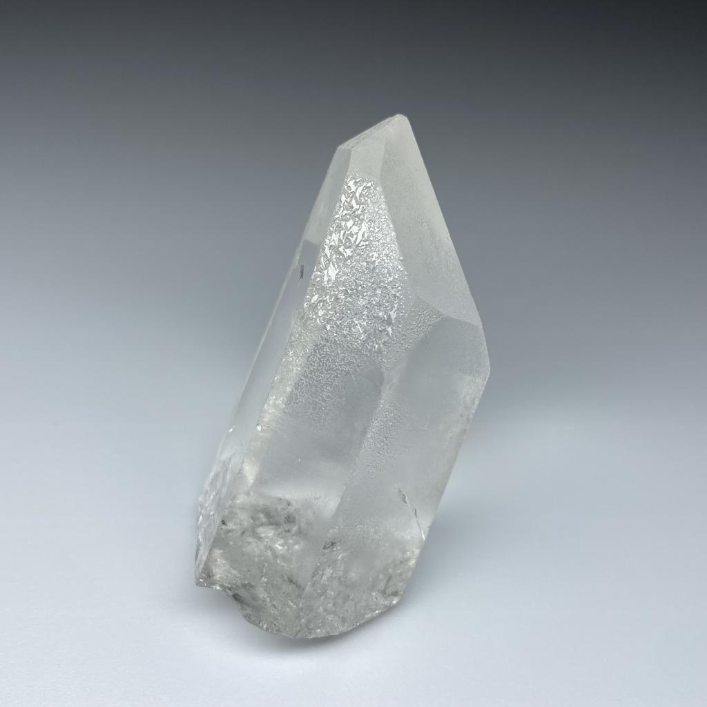 Горный хрусталь (необработанный кристалл)