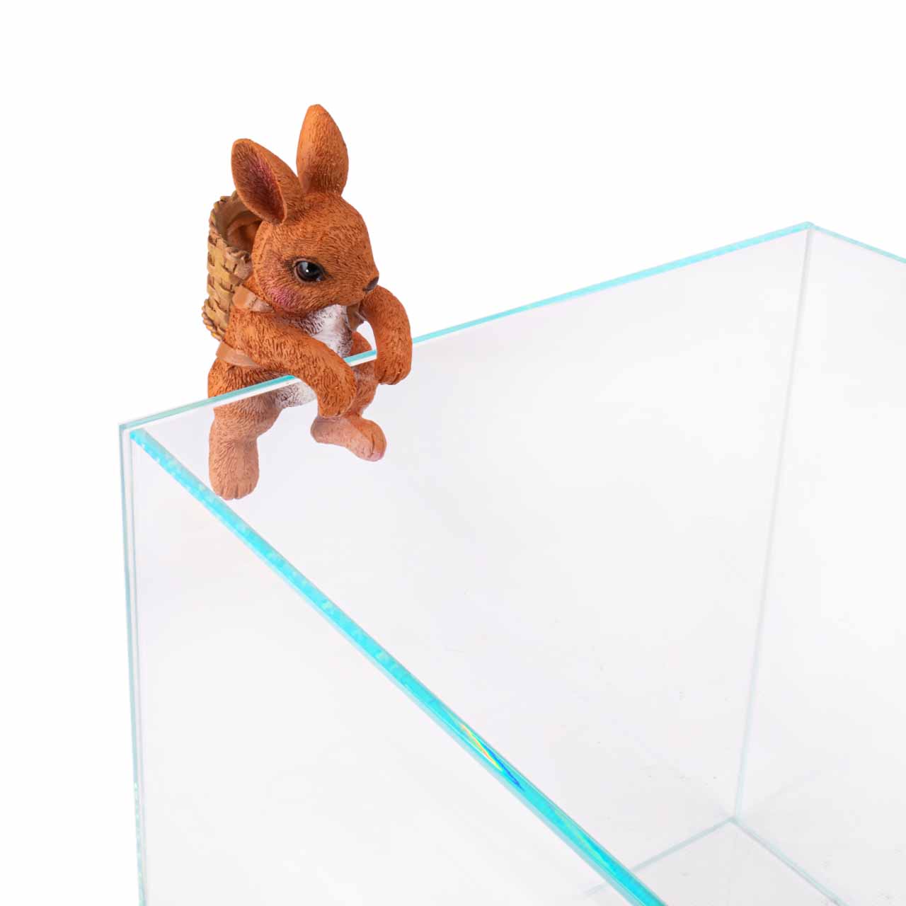 Украшение для аквариума MASHA BLOOM Кролик рыжий с корзинкой