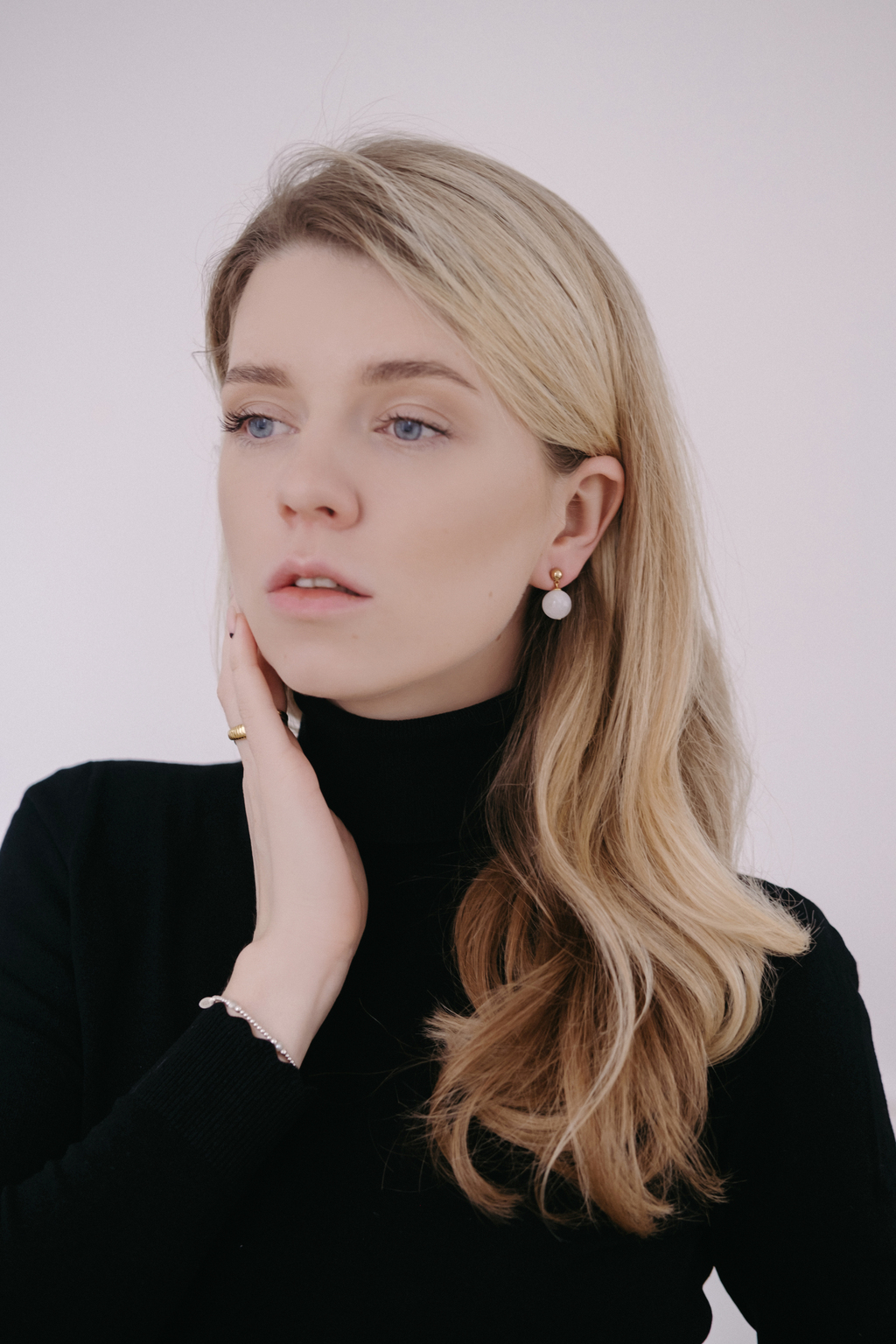 Серьги Sphere gold из беломорита