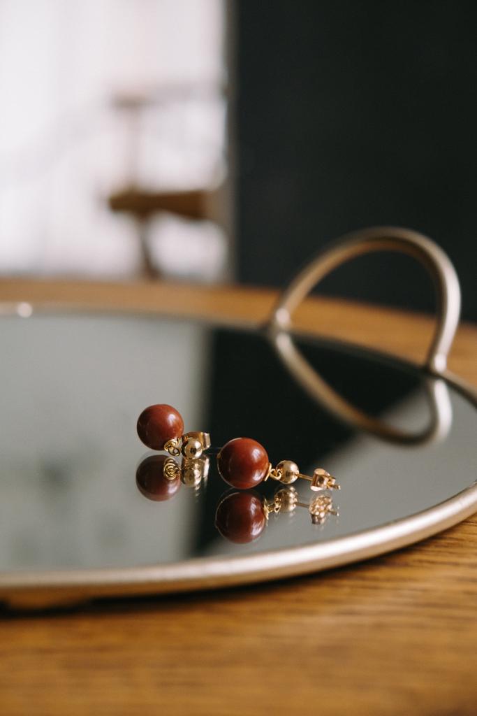 Серьги Sphere gold из красной яшмы
