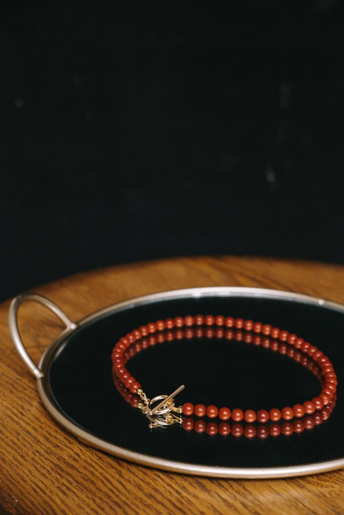 Чокер из красной яшмы с круглой застежкой