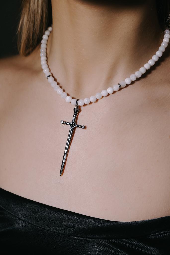 Колье с мечом из беломорита