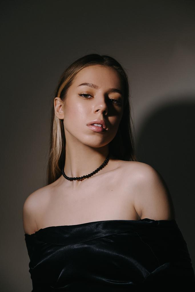 Чокер из обсидиана