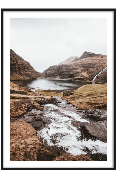 Постер Горная река