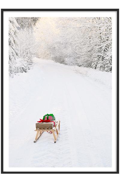 Постер Санки на снежной дороге