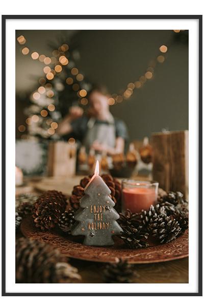 Постер  ЕЛОЧКА ГОРИ