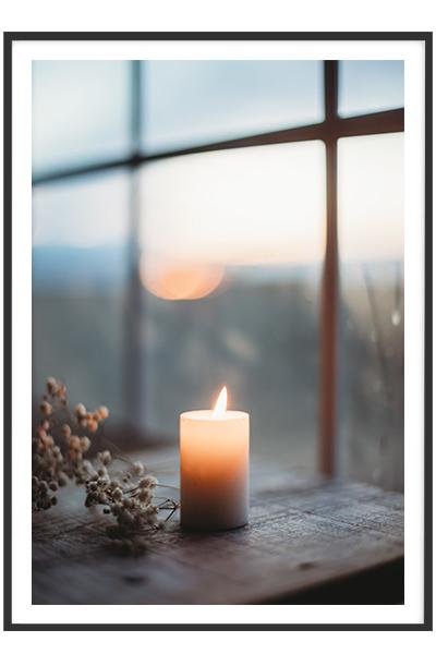 Постер  Свеча у окна