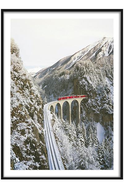 Постер  ПОЕЗД В ГОРАХ