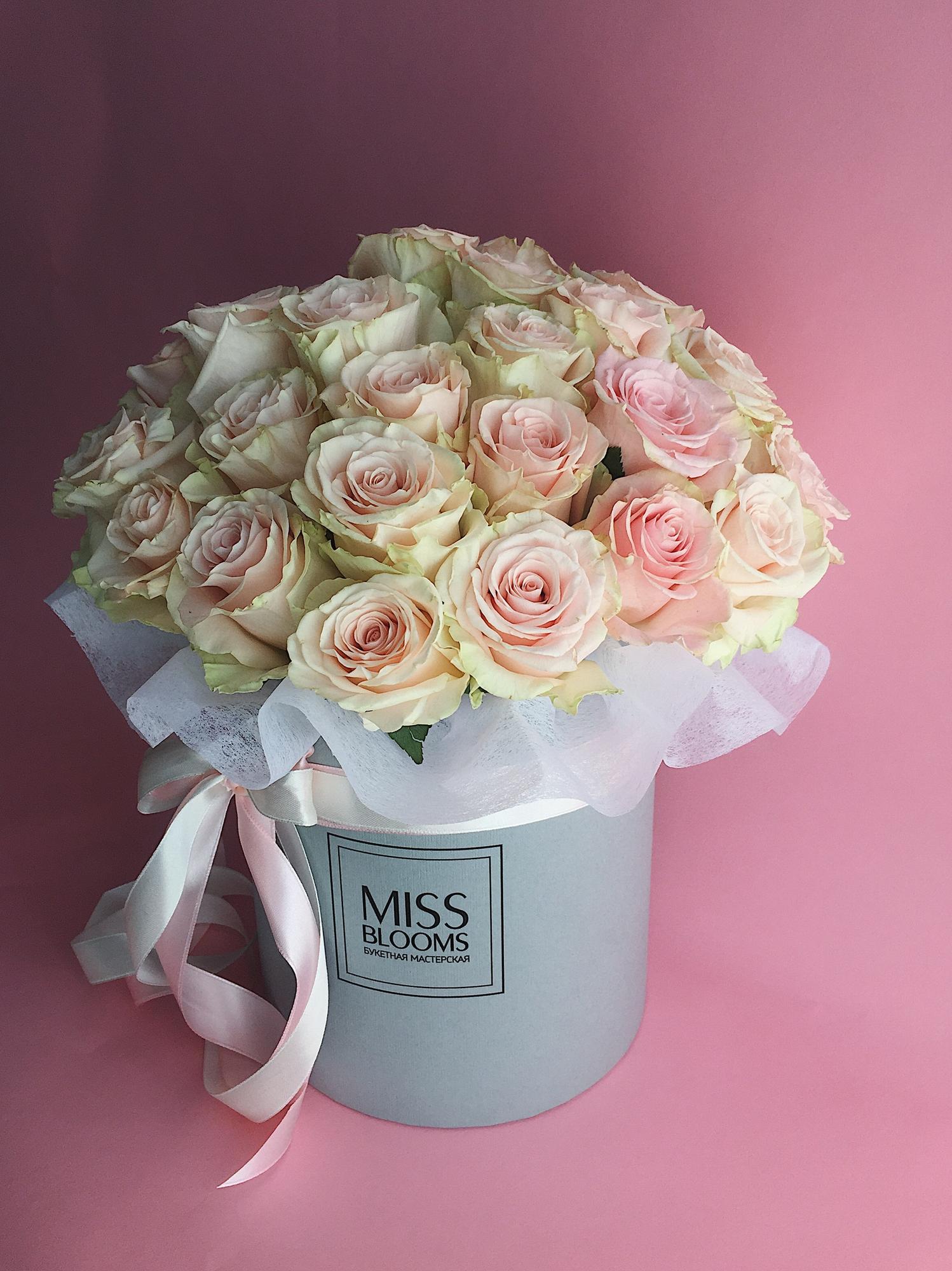 Коробка с розовой розой