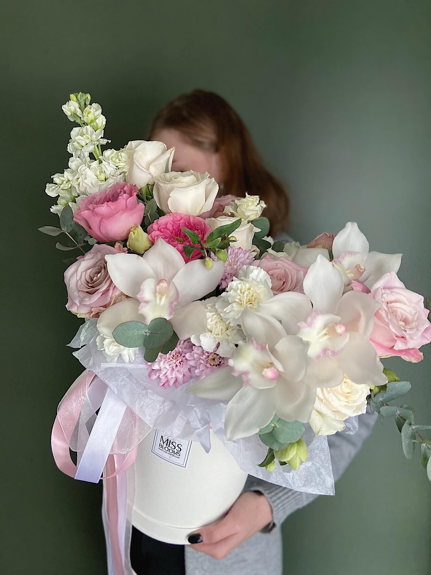 Коробка с орхидеей