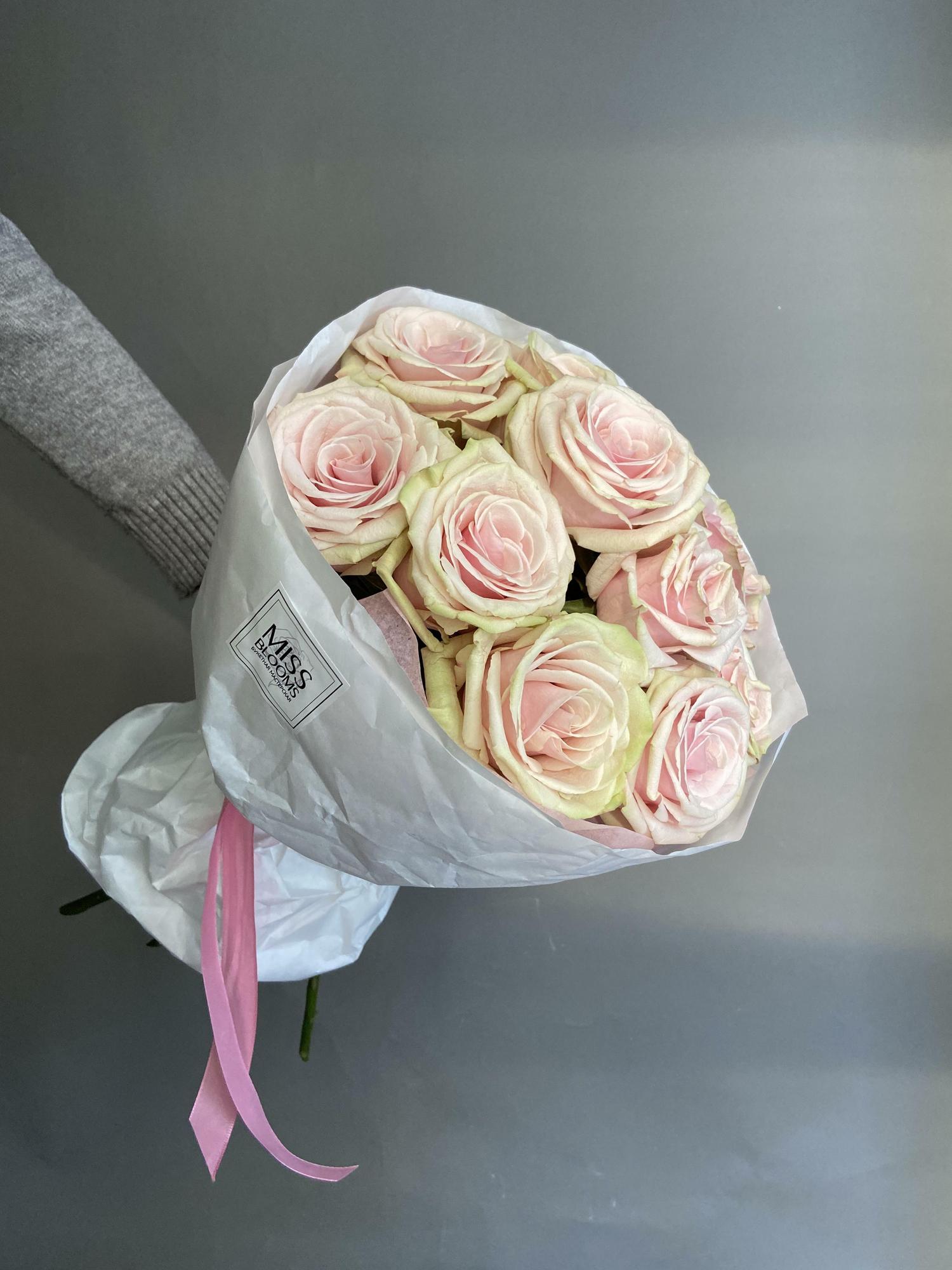 Букет круглый из  розовых роз