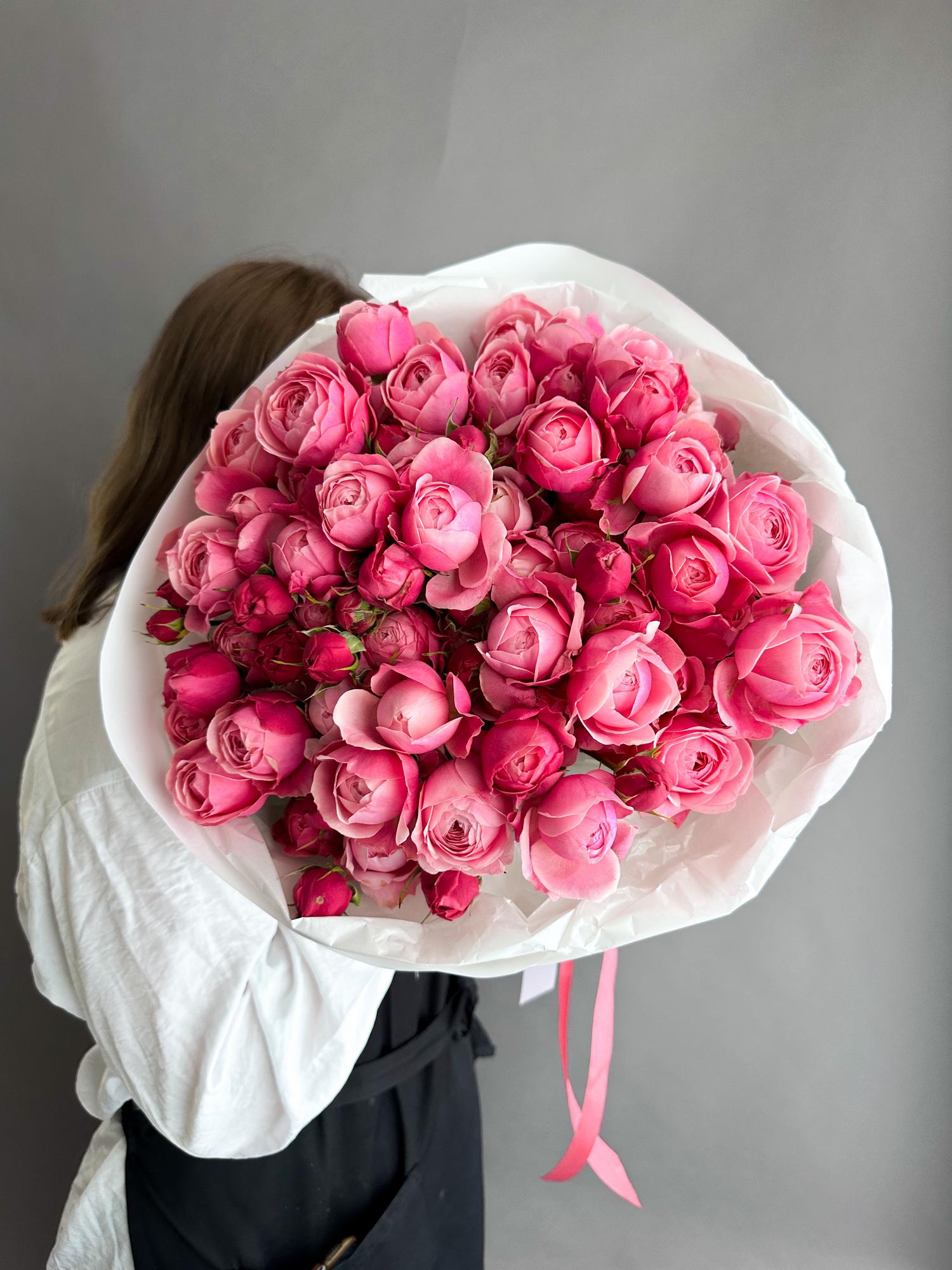 Букет из 11 пионовидных роз «Сильва»