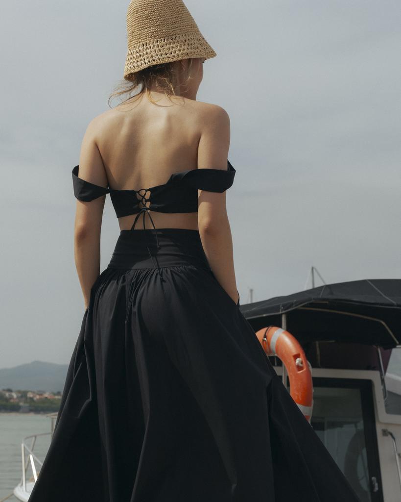 Топ на шнуровке черного цвета