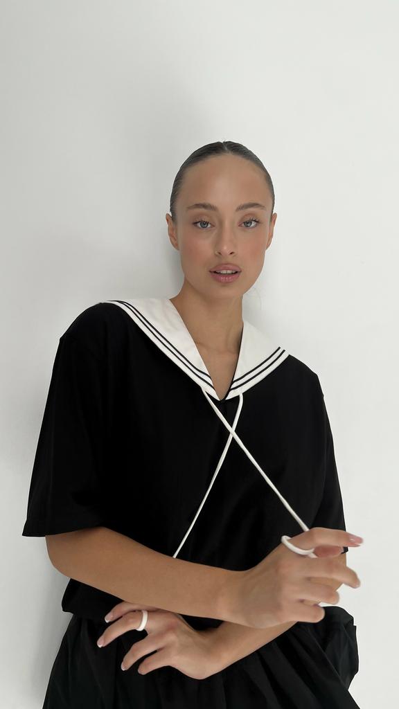 Футболка с воротником