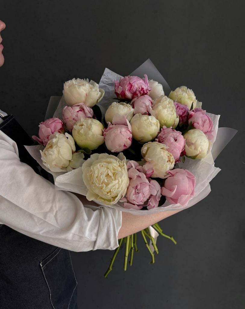 букет пионов 21 шт