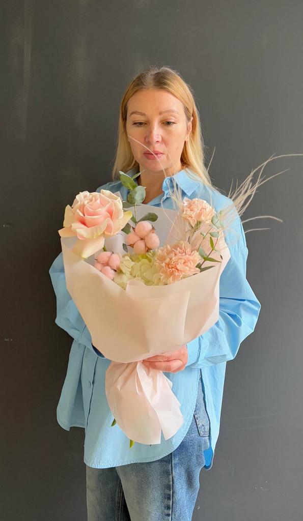 недорогой букет с хлопком