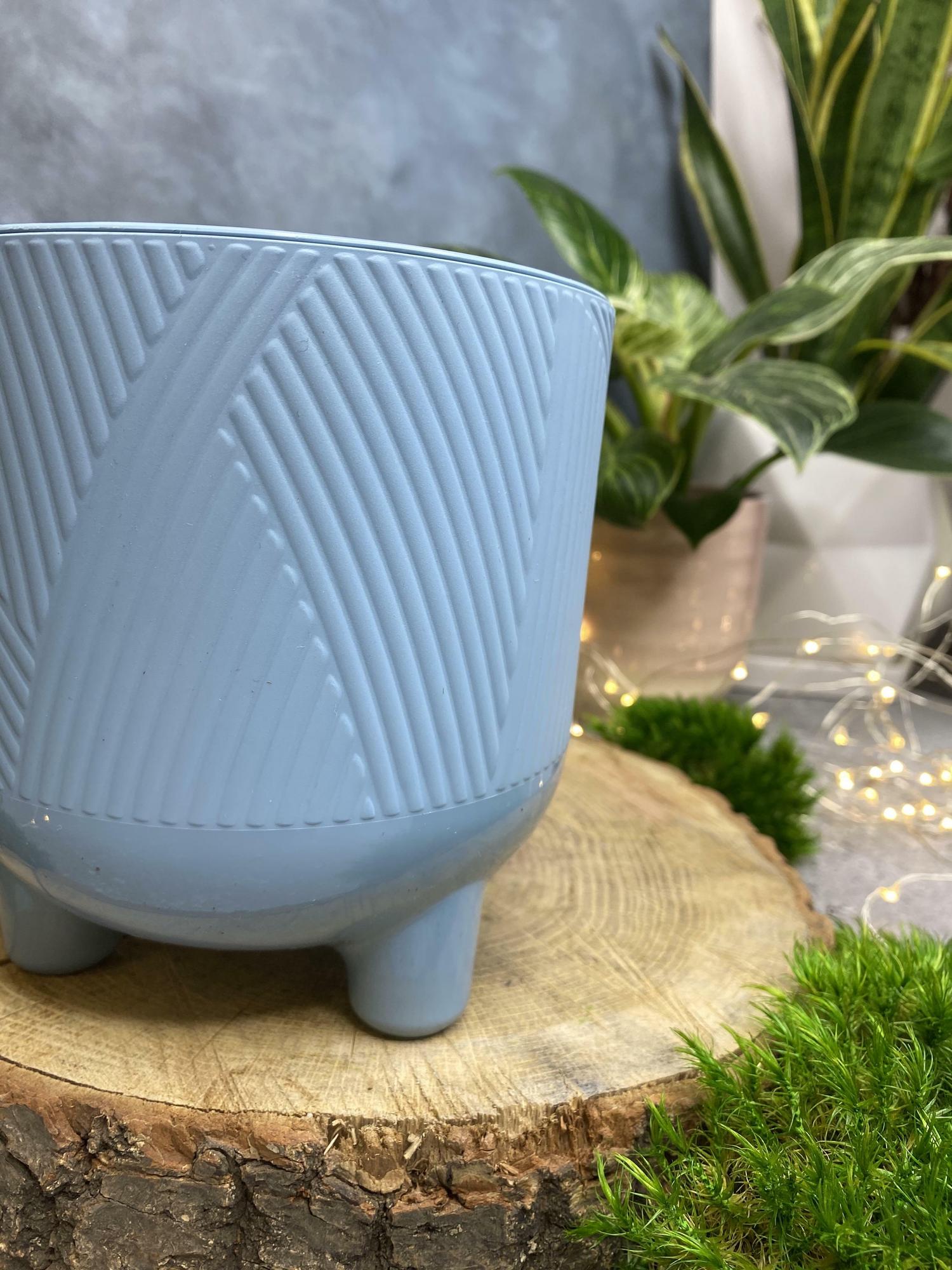 Кашпо на ножках серо-голубой