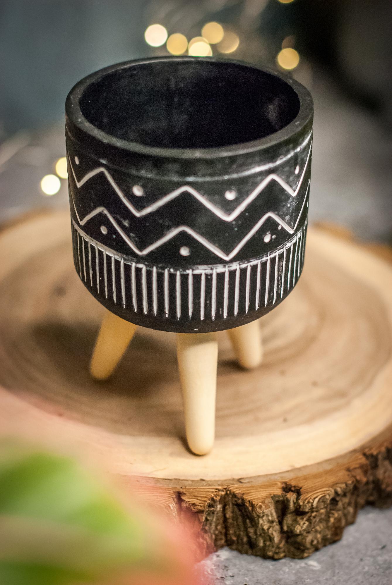 Кашпо черное "бохо"