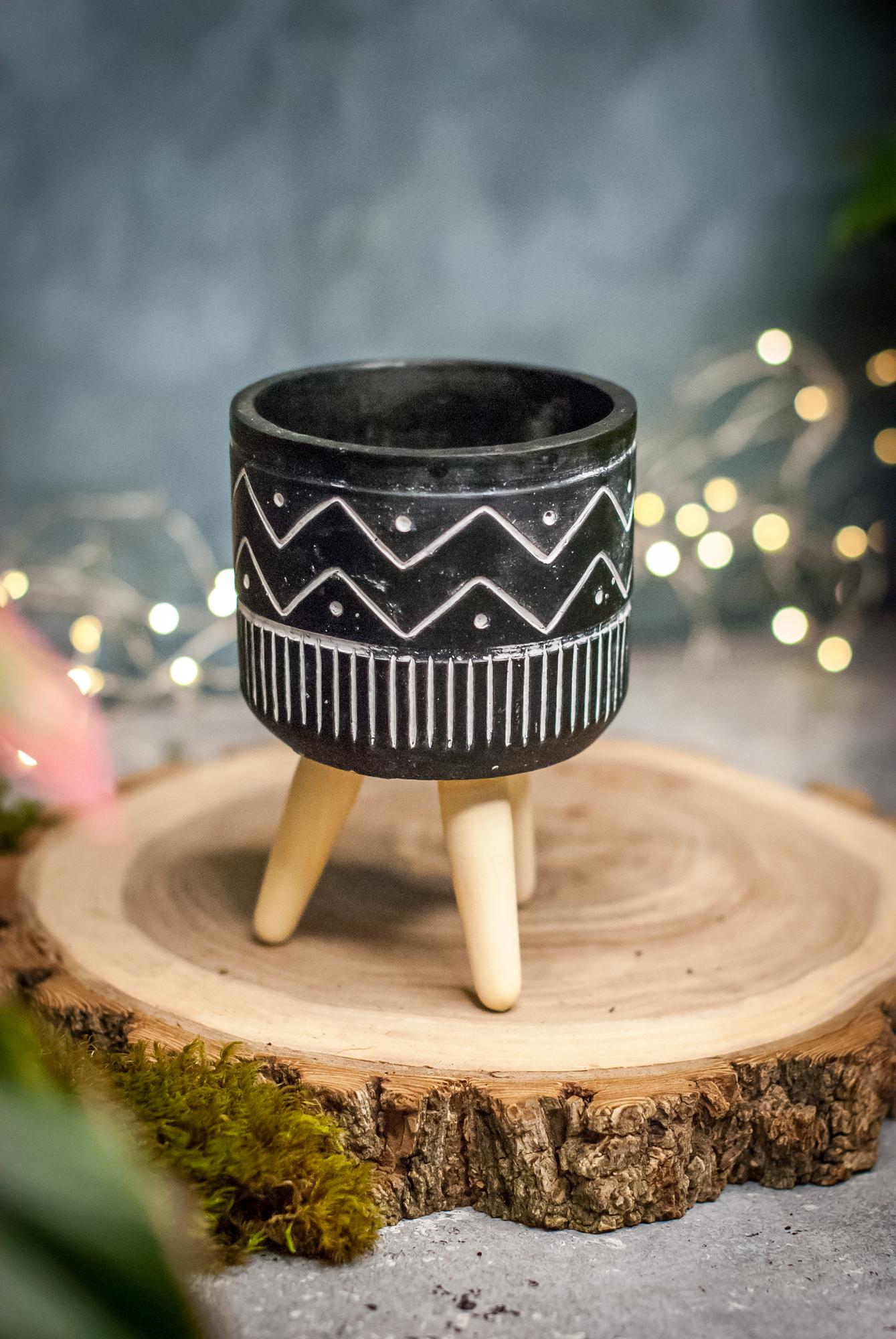 Кашпо черное "бохо"