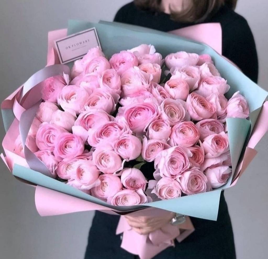 Ранункулюсы розовые