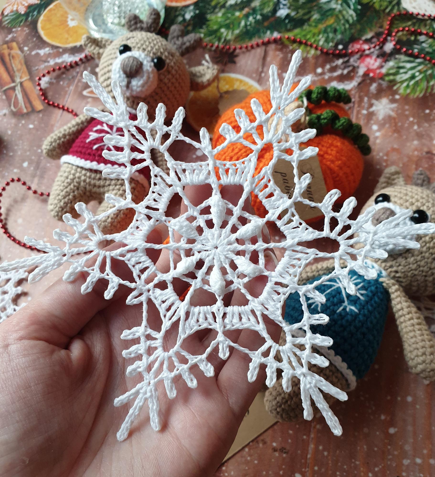 Вязаные снежинки