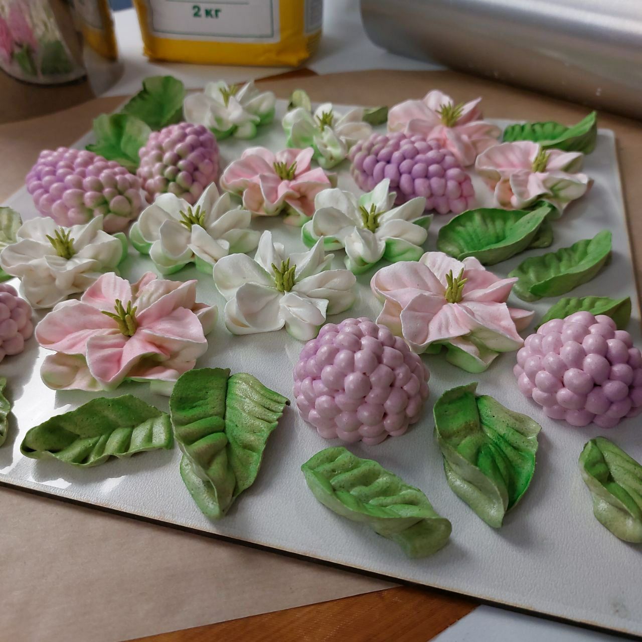 Набор зефирных цветов для самостоятельного декора кулича