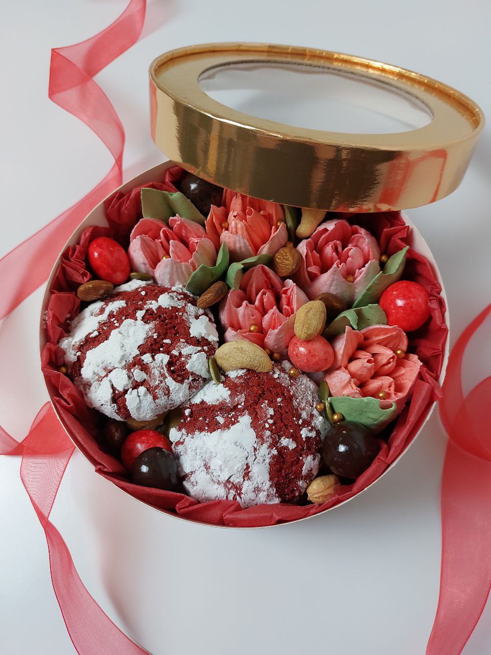 Подарочные наборы ассорти к 8 марта с зефиром и печеньем