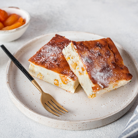 Запеканка творожная с курагой, 500 г.