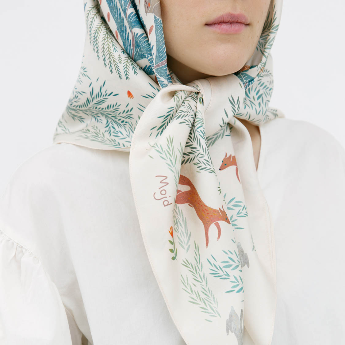 Шелковый платок "Сосново"бежевый 90х90 см