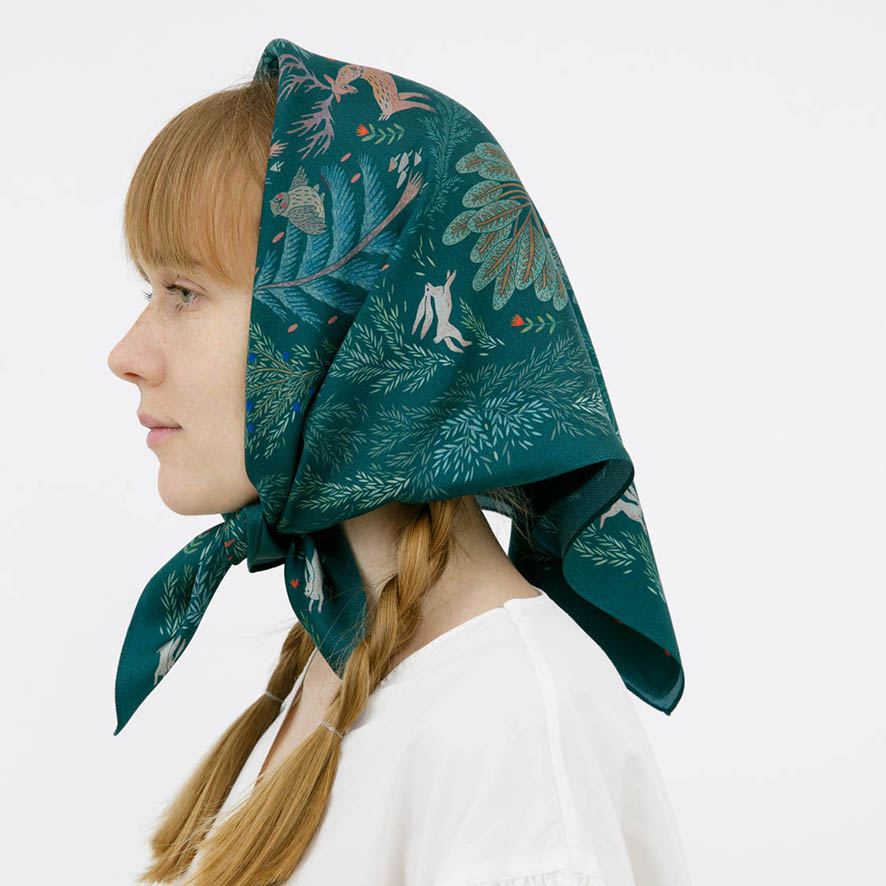 Шелковый платок "Сосново" зеленый 65х65 см