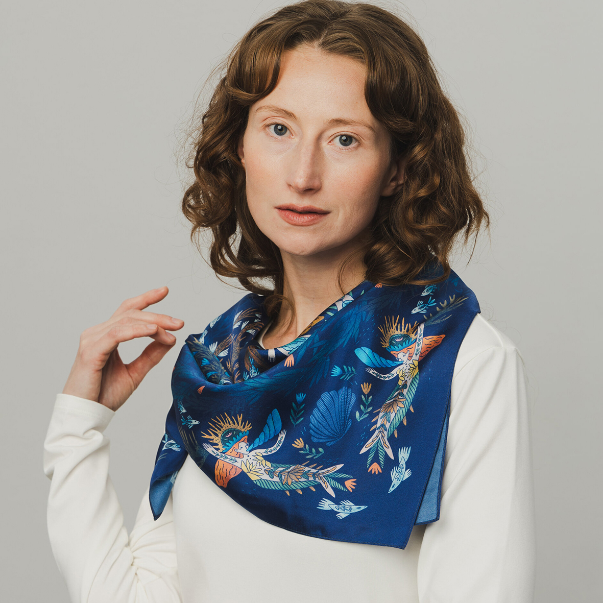 Шелковый платок "Гандвик" синий 90х90 см