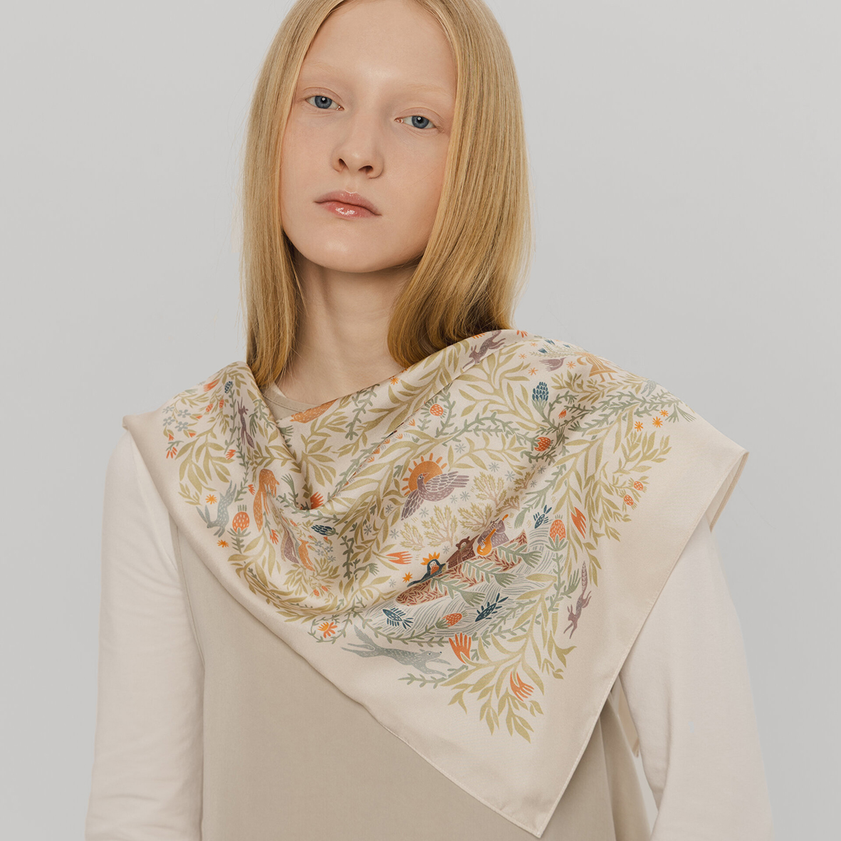 Шелковый платок "Биамия" бежевый