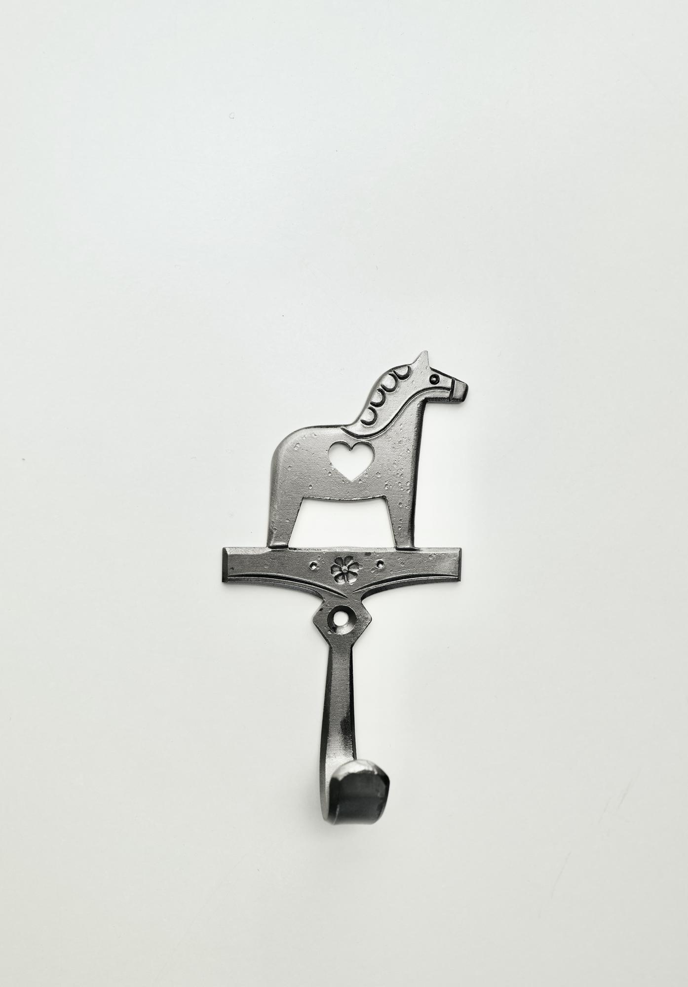 Кованый крючок Лошадка (смотрит вправо)