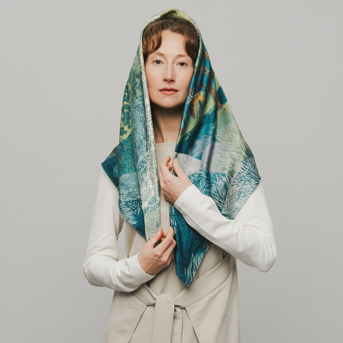 Шелковый платок  "Хийси" 90х90 см