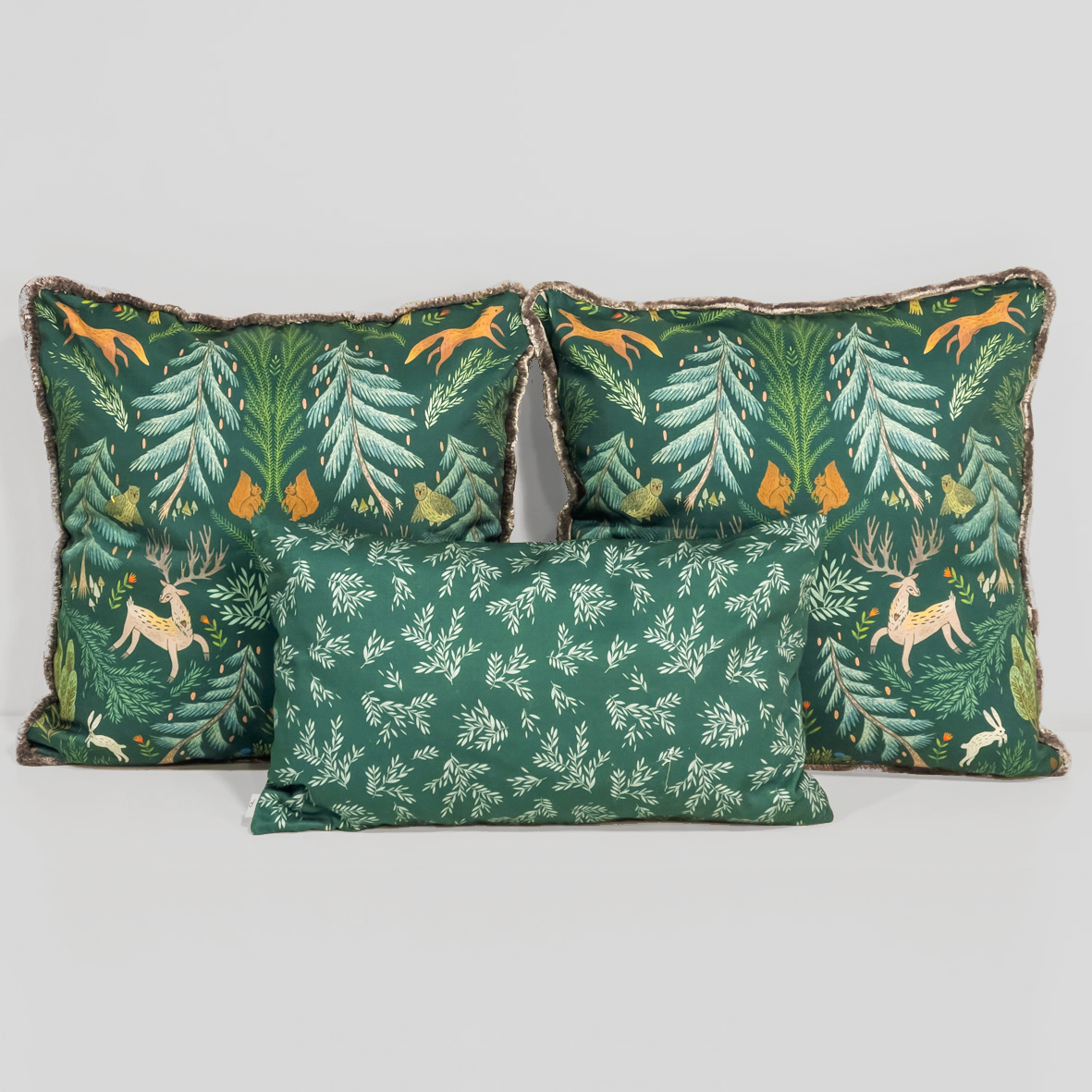 Подушка Сосново (зеленый фон)