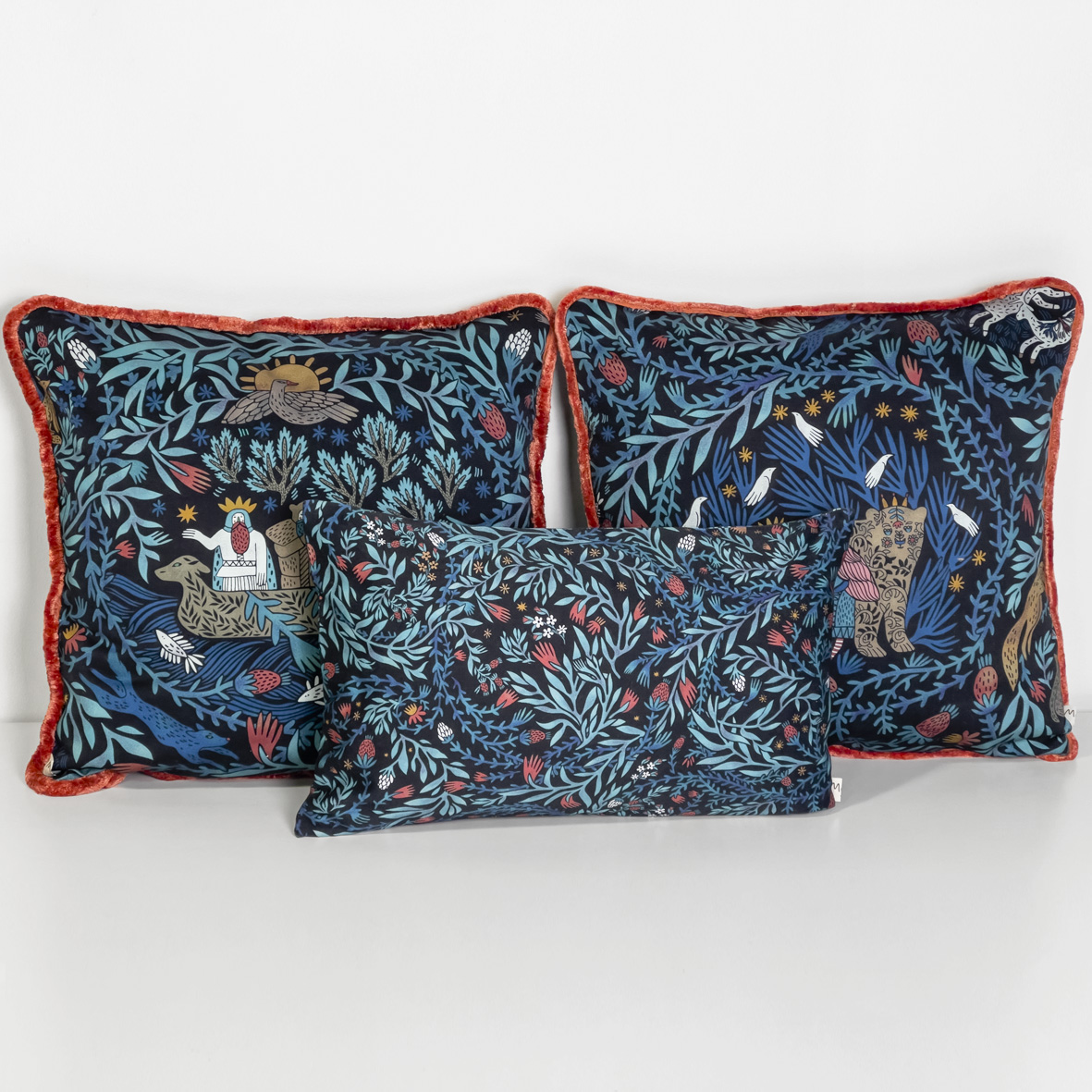 Подушка Биармия (черный фон)