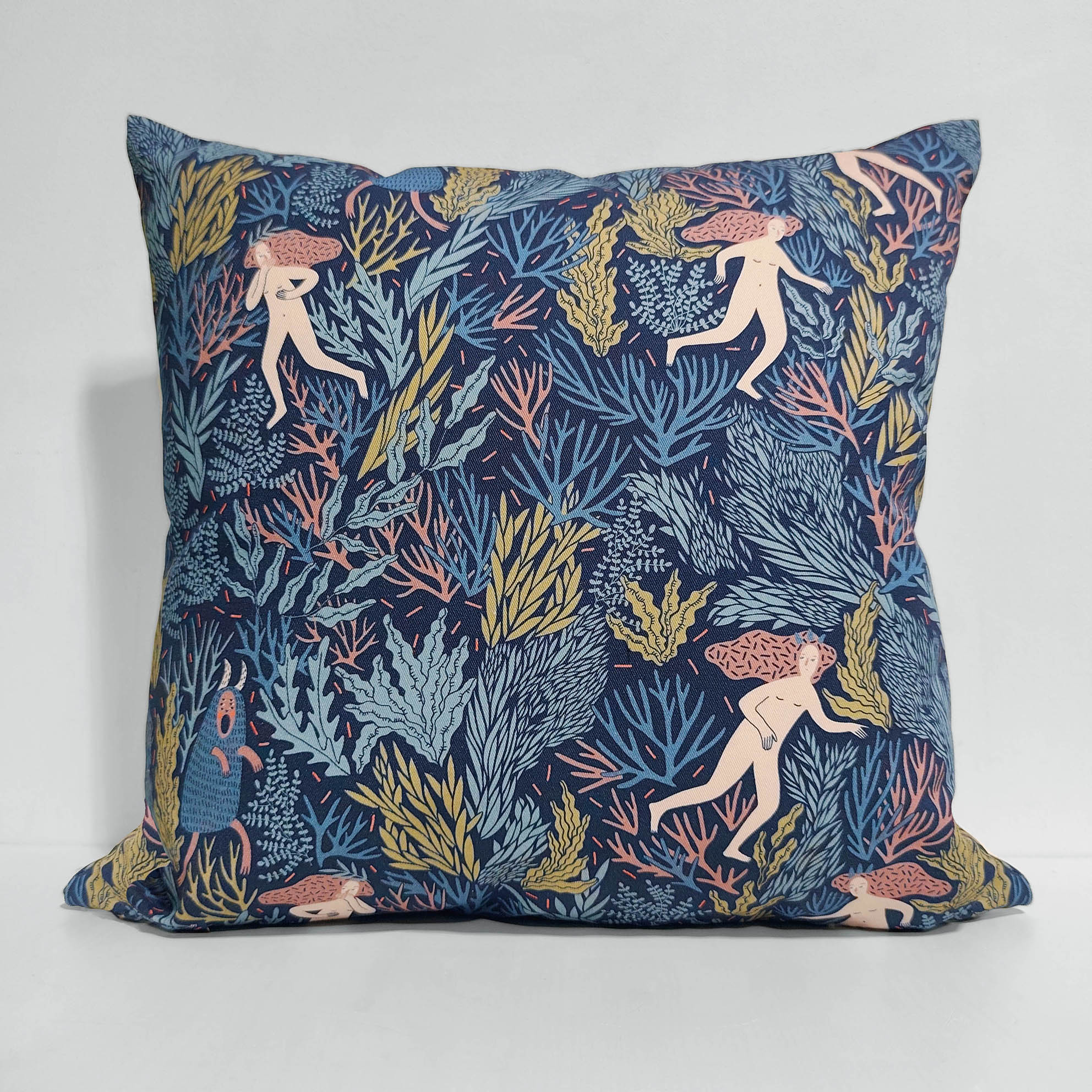 Подушка Страх темный