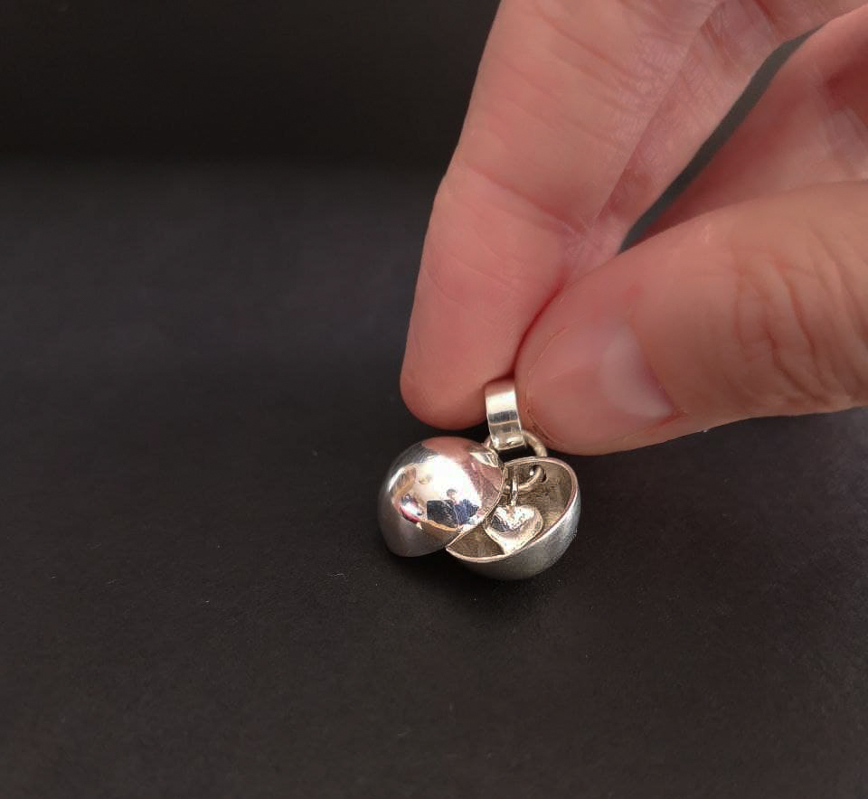 Кулон "Сердце в полусферах"