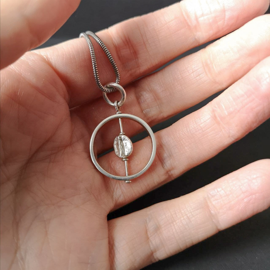 Вращающийся кулон "Кофейное зерно"