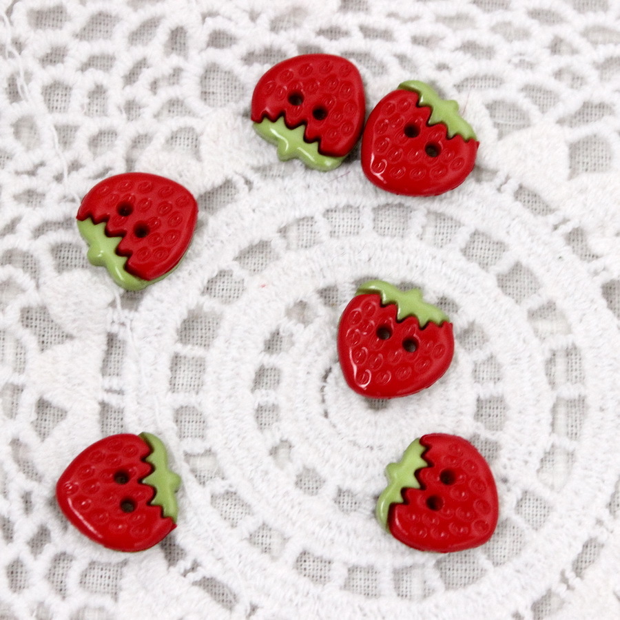 -Пуговицы, клубничка