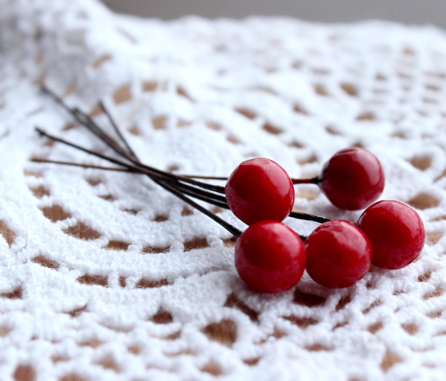 -Ягодки красные