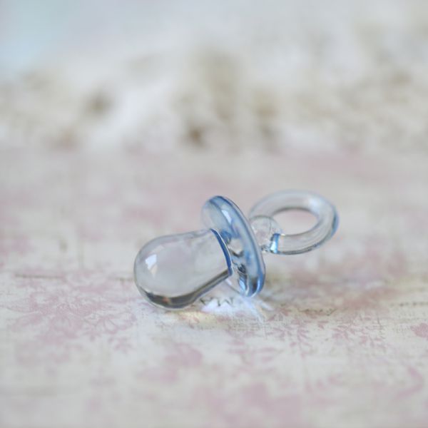 соска голубая прозрачная