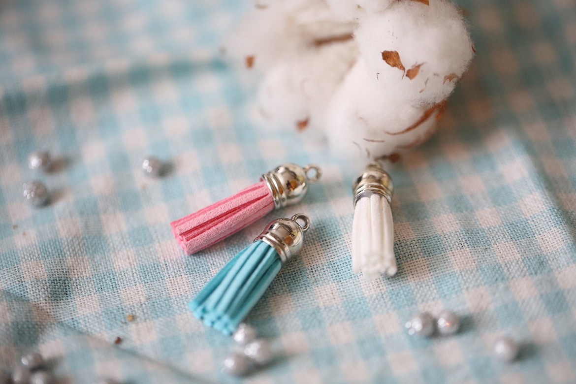 подвеска:3 кисточки