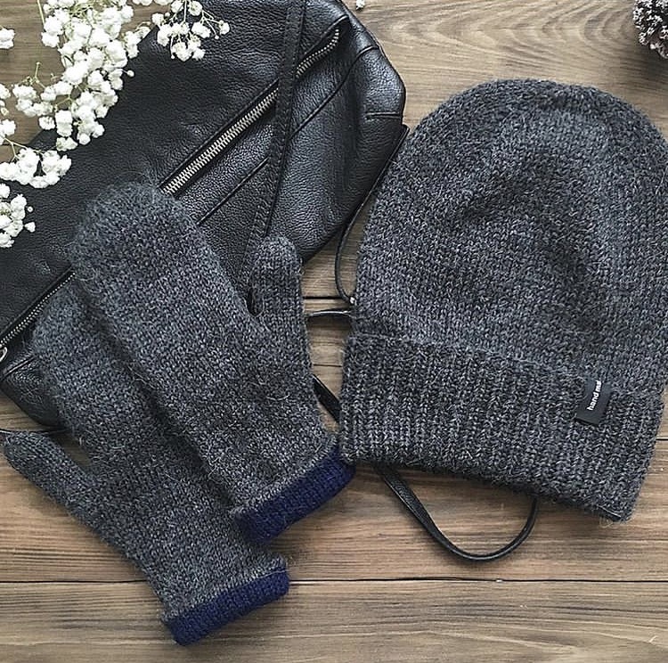 Шапка бини с отворотом + двойные варежки