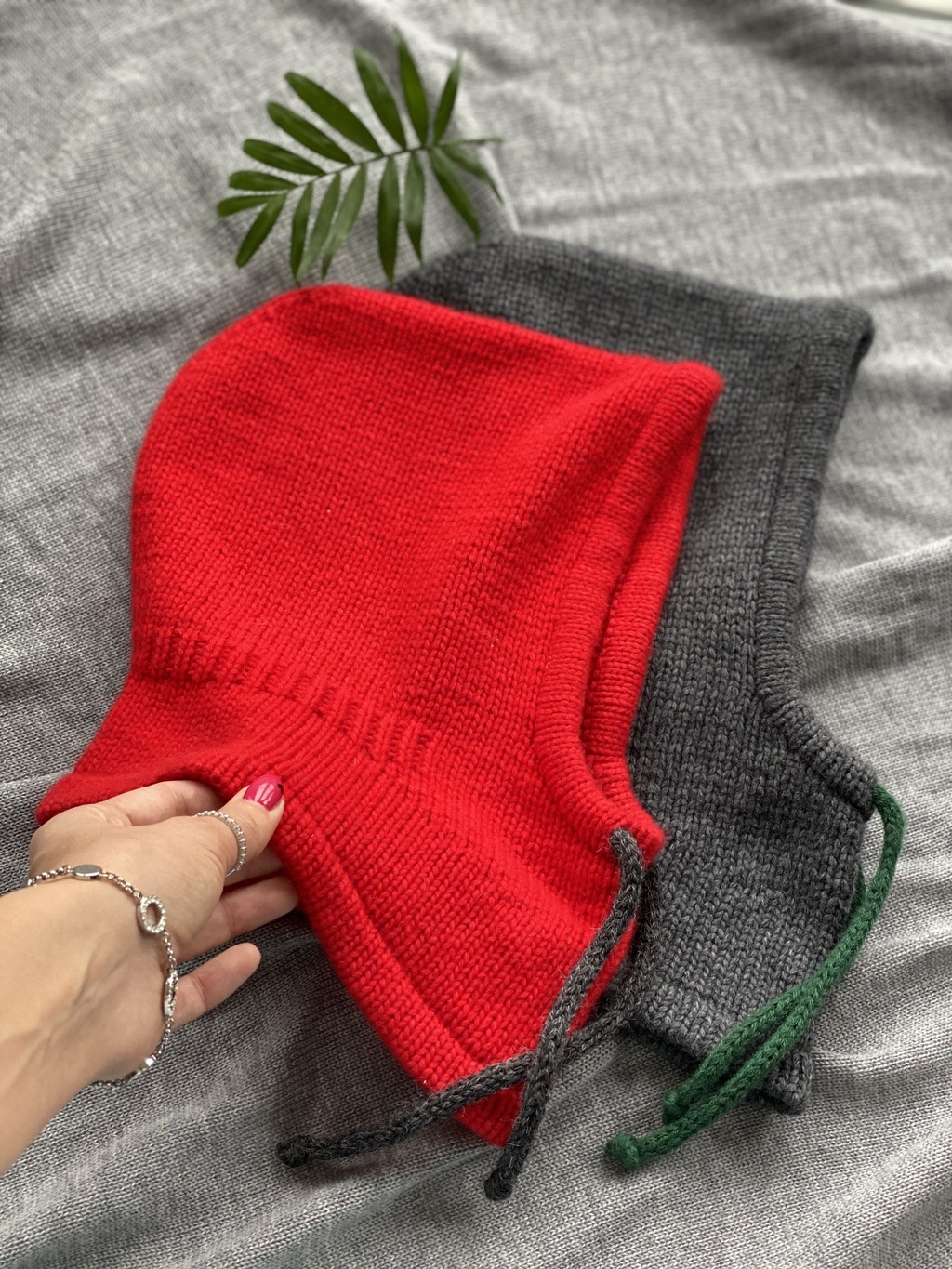 Анатомический детский капор + варежки