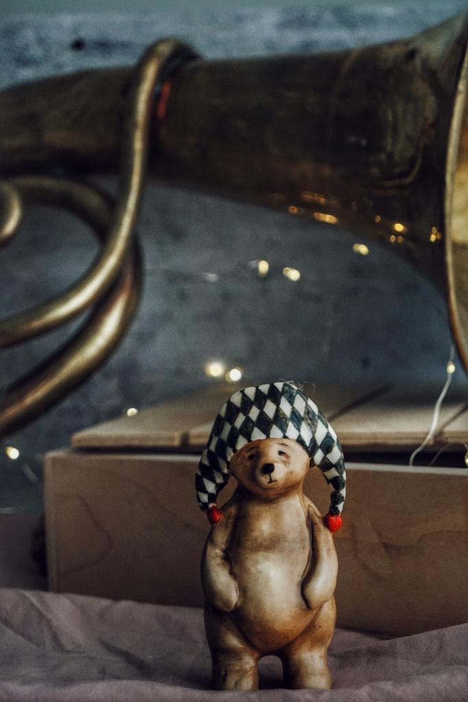 Елочная игрушка Медвежонок в шапочке (стоящий)