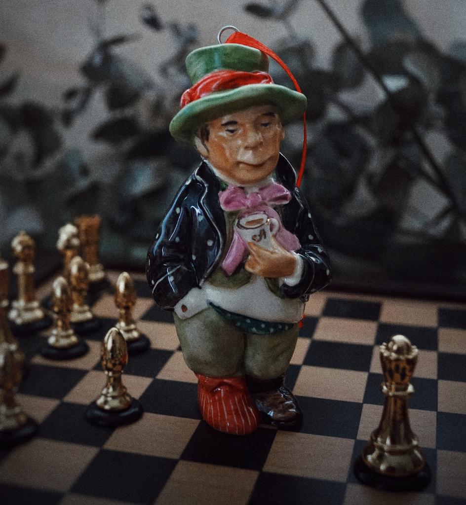 Елочная игрушка «Шляпник»