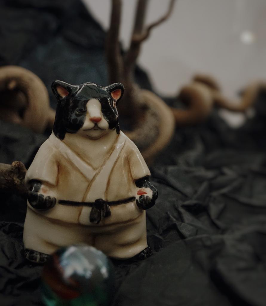 Елочная игрушка «Котёнок-каратист»