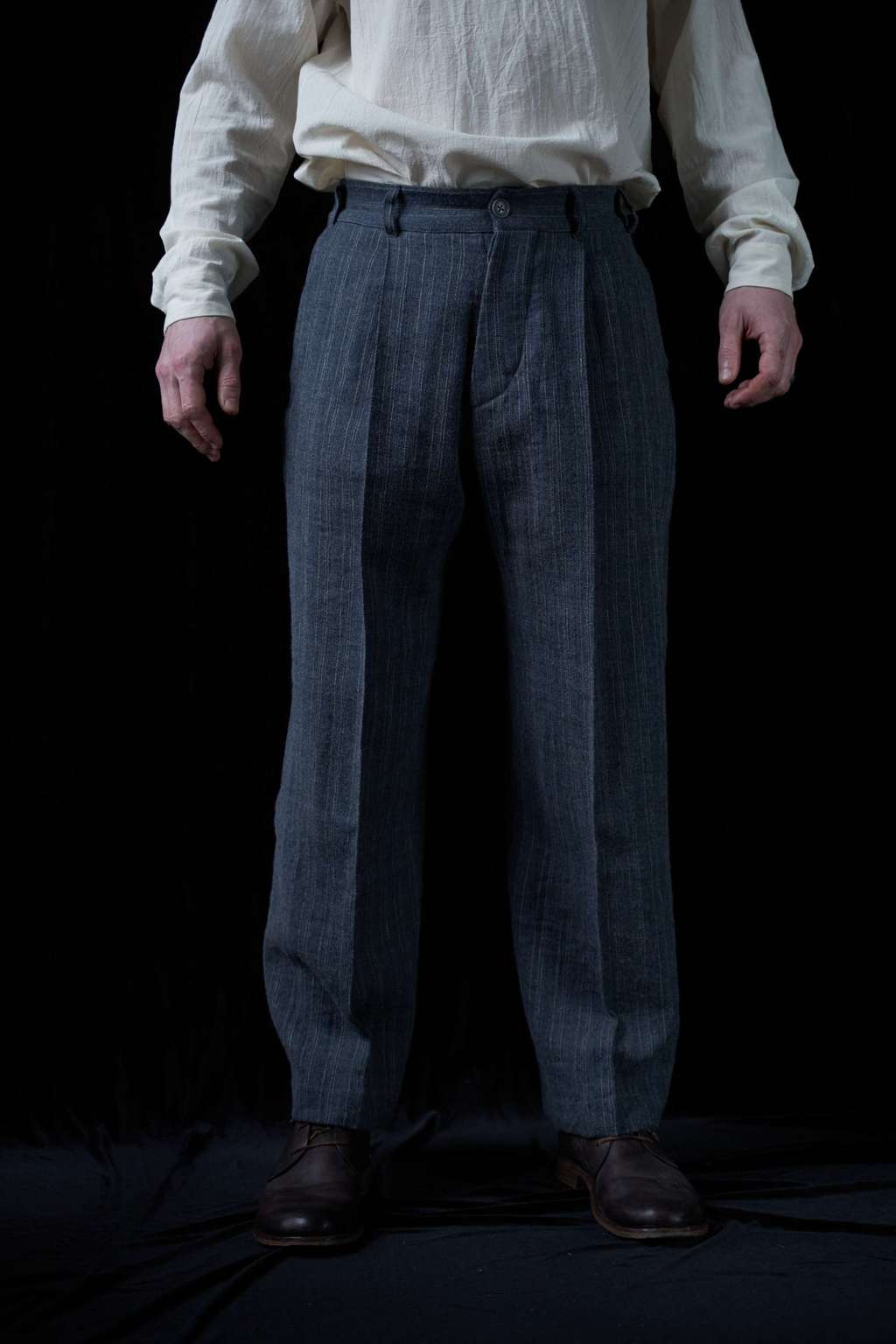 Grey wide trousers